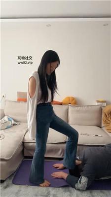 【爱秀套图】【埋汰】牛仔裤S玉足踩虐教练奴bf47056