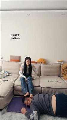 埋汰牛仔裤S玉足踩虐教练奴 bf47056