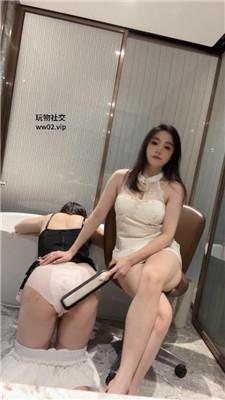 反差楠熙母畜-沉浸式舔裸足脚趾/脚踩喂食/sp bf47051