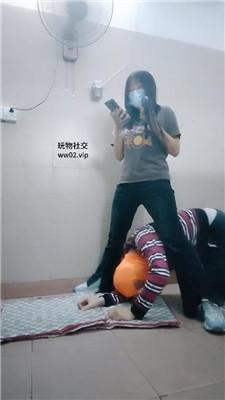 奇了怪了转胯狗爬/鞭打/白袜脚踩虐 bf47066