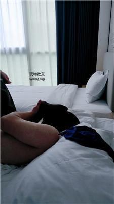 拽拽黑丝高跟玩虐骚狗 JS241021-4