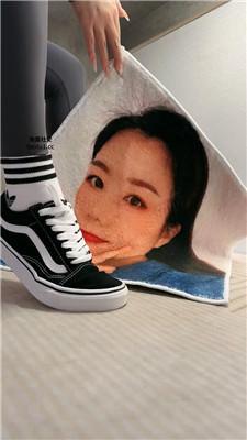 辣姐把你的老婆印在地毯上踩 JS241115-24