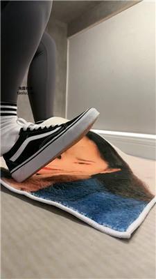 辣姐把你的老婆印在地毯上踩 JS241115-24