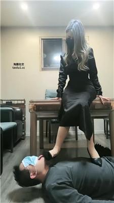 诗琪棋牌室高跟踩废物奴 bf47022