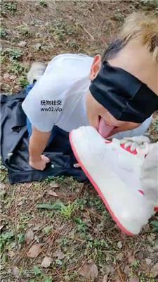 漫音爬山偶遇一条贱奴双视角版 JS241021-1