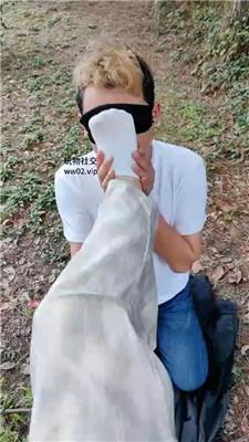 漫音爬山偶遇一条贱奴双视角版 JS241021-1