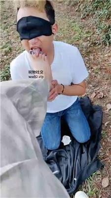 漫音爬山偶遇一条贱奴双视角版 JS241021-1