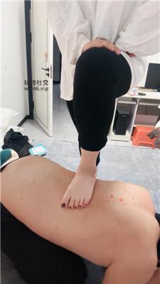 恩恩女神裸足蹂躏踩/滴蜡舔圣水 JS241121-15