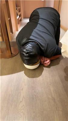 子熙大人鞭打/闻舔毛拖鞋白袜/捆绑滴蜡/烟烫/圣水呕吐物 JS241121-7