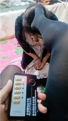 【爱秀套图】【伪娘和人妻】贴片电击/丝袜jio跪舔JS241121-3