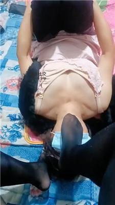 伪娘和人妻贴片电击/丝袜jio跪舔 JS241121-3