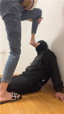 可雅用原味玉足玩虐狗弟弟下 JS241120-32