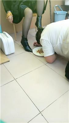 乐爷老板娘戏耍乞丐狗 JS241121-10