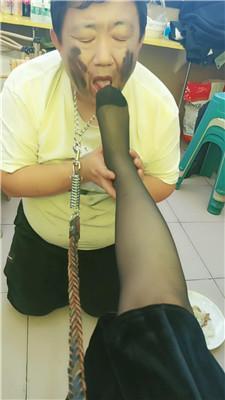 乐爷老板娘戏耍乞丐狗 JS241121-10