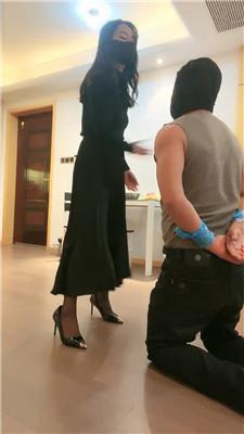 【爱秀套图】【绯闻王妃】高跟黑丝踩/转胯抽耳光/圣水淋浴bf47210