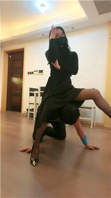 绯闻王妃高跟黑丝踩/转胯抽耳光/圣水淋浴 bf47210