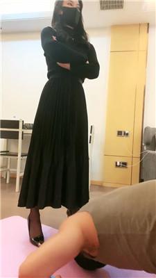 绯闻王妃高跟黑丝踩/转胯抽耳光/圣水淋浴 bf47210