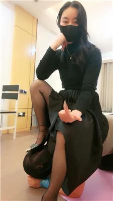 绯闻王妃高跟黑丝踩/转胯抽耳光/圣水淋浴 bf47210