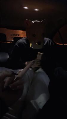 诗诗车内玉足恋足舔 JS241120-12