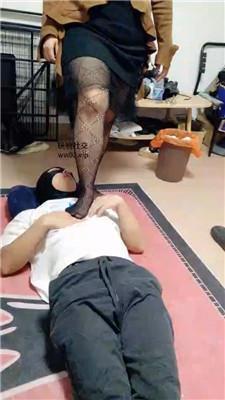 东莞心魔高跟黑丝踩虐/鞭打sp/掐乳滴蜡 JS241120-23