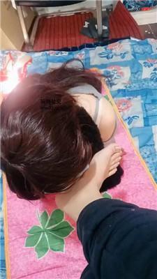 伪娘和人妻跪舔棉袜裸足/赏赐圣水 JS241120-25