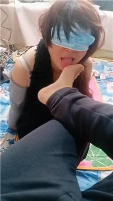 伪娘和人妻跪舔棉袜裸足/赏赐圣水 JS241120-25