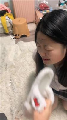 白兔棉袜脚踩羞涩可爱闺蜜犬 bf47229