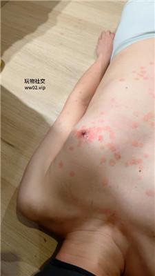 jenn情侣主-绿帽甘愿做脚下奴 bf47225