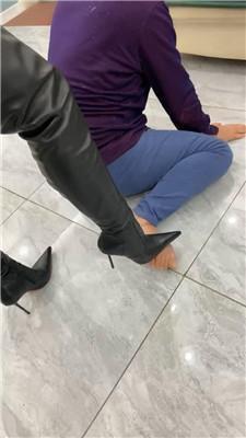 冷御的冷S高跟长靴踩/狂抽耳光/舔地板脏水 JS241120-24