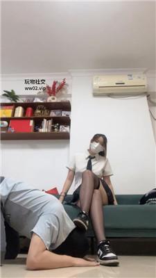 雯雯低帮AJ黑丝踩/转胯狗爬/坐脸窒息/强制闻鞋 bf47221