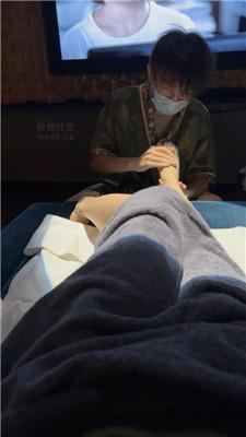 【爱秀套图】【不知名】沐足店公开羞辱小奶狗JS241121-1