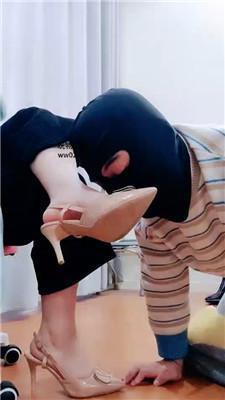 拽拽高跟裸足蹂躏踩 JS241120-27