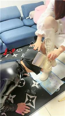 桃子老师脏长靴踩虐舔/强制重口喂食 bf47202