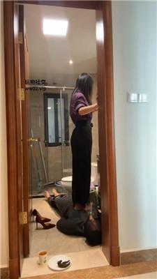 宸宸大大踩踏伺候洗漱/喂漱口水/胶带封嘴鞭打 bf47200