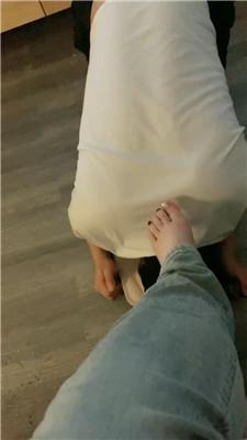 珂儿小主跪舔牛仔裤女神的臭脚丫 JS241120-9