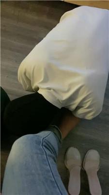 珂儿小主跪舔牛仔裤女神的臭脚丫 JS241120-9