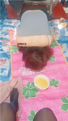 伪娘和人妻母畜-赏赐圣水/原味丝袜美腿舔 JS241119-34