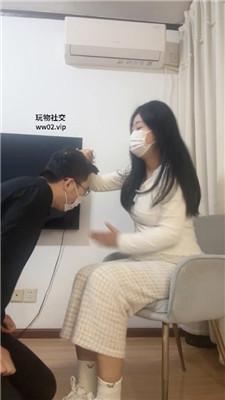 【爱秀套图】【桃桃樱】伺候沐足/裸足蹂躏/小白鞋白袜虐JS241119-25