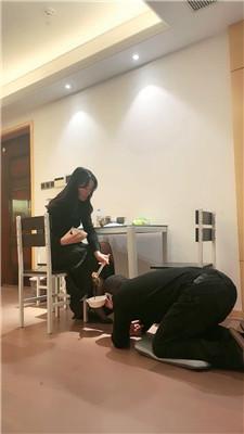 绯闻王妃桌底狗子伺候用餐-踩头踩狗爪 JS241120-5