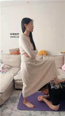 【爱秀套图】【埋汰】御姐S-美腿玉足踩虐家奴bf47170