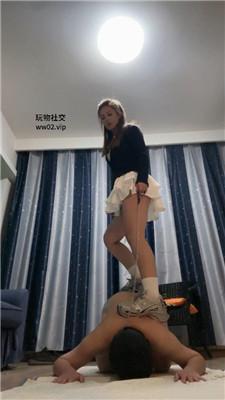 伍玥脏鞋白袜踩/狗链遛狗/骑狗背虐乳 bf47150