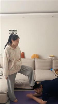 【爱秀套图】【埋汰】学生主周末让老师舔裸足JS241118-1