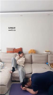 埋汰学生主周末让老师舔裸足 JS241118-1