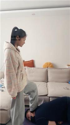 埋汰学生主周末让老师舔裸足 JS241118-1