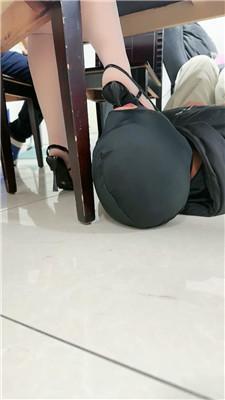 桃子老师桌底视角-高跟肉丝虐双奴完整版 JS241118-4