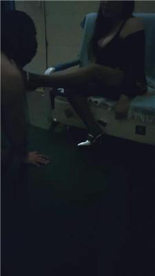 小微风黑丝高跟恋足舔 JS241118-37