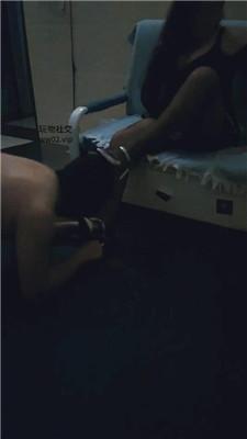 小微风黑丝高跟恋足舔 JS241118-37