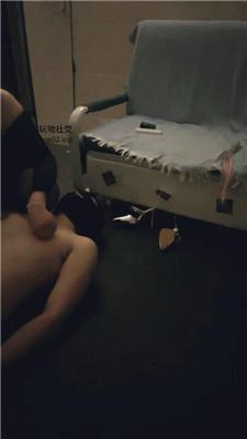 小微风黑丝高跟恋足舔 JS241118-37