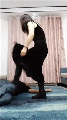 婉婷殿下御姐S-长靴踢踹/连环耳光抽蒙/鞭打双视角版 JS241118-29