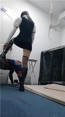 【爱秀套图】【思S】囚禁狗笼/长靴踩踏/坐脸窒息bf47147